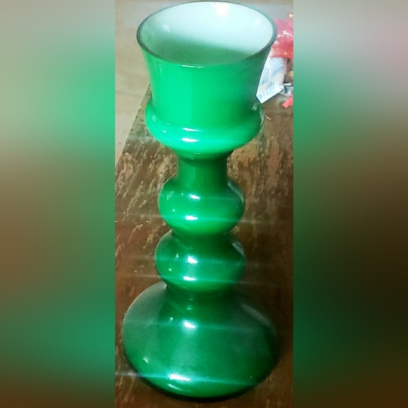 MCM 7" EMPOLI ITALY GREEN & WHITE CASED GLASS HOOPED VASE - Picture 2 of 7